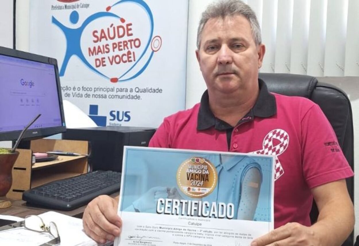 CATUÍPE RECEBE SELO OURO: MUNICÍPIO AMIGO DA VACINA
