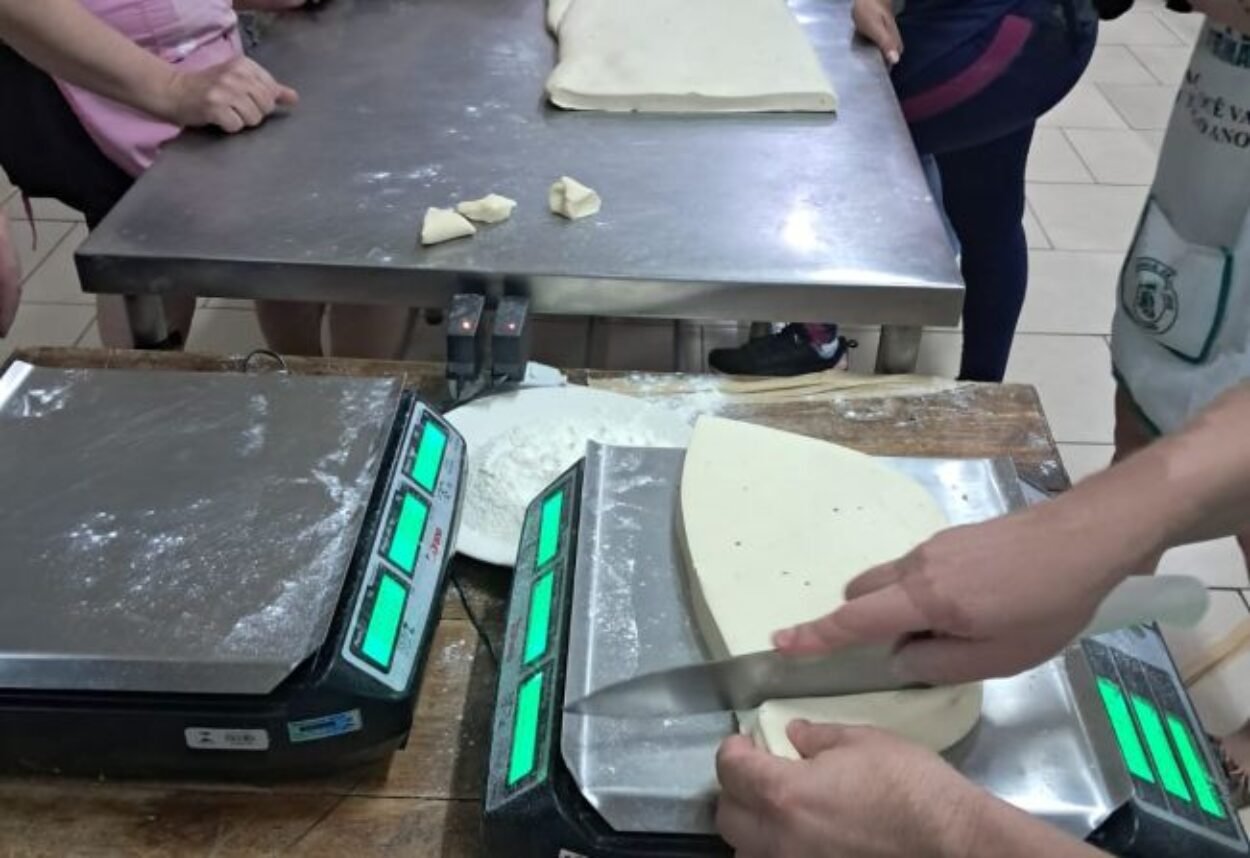 Inicia a produção das cucas para a 73ª Festa da Uva e do Trigo de Pejuçara