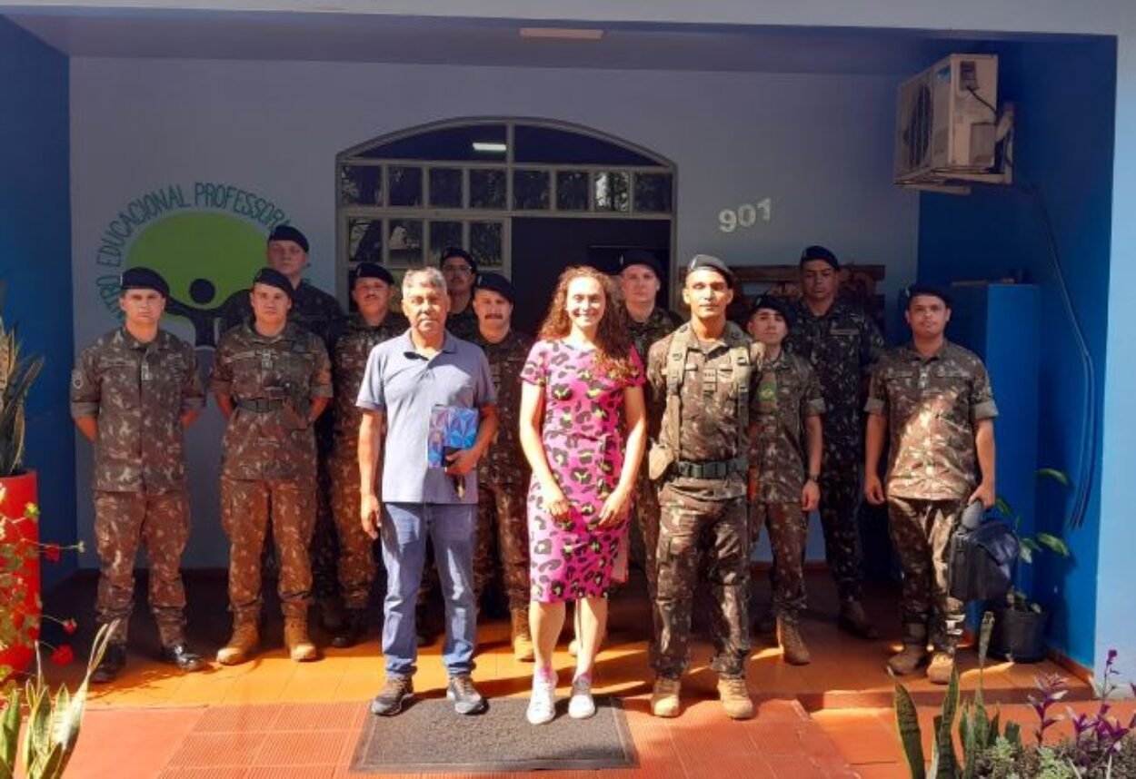 Exército Brasileiro realiza inspeção de saúde para jovens de Pejuçara Exército Brasileiro realiza inspeção de saúde para jovens de Pejuçara
