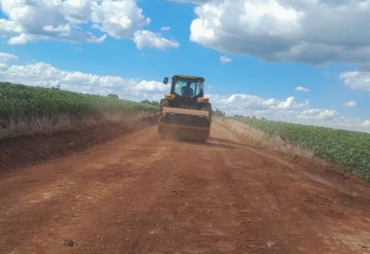 Secretaria de Obras segue na recuperação das estradas