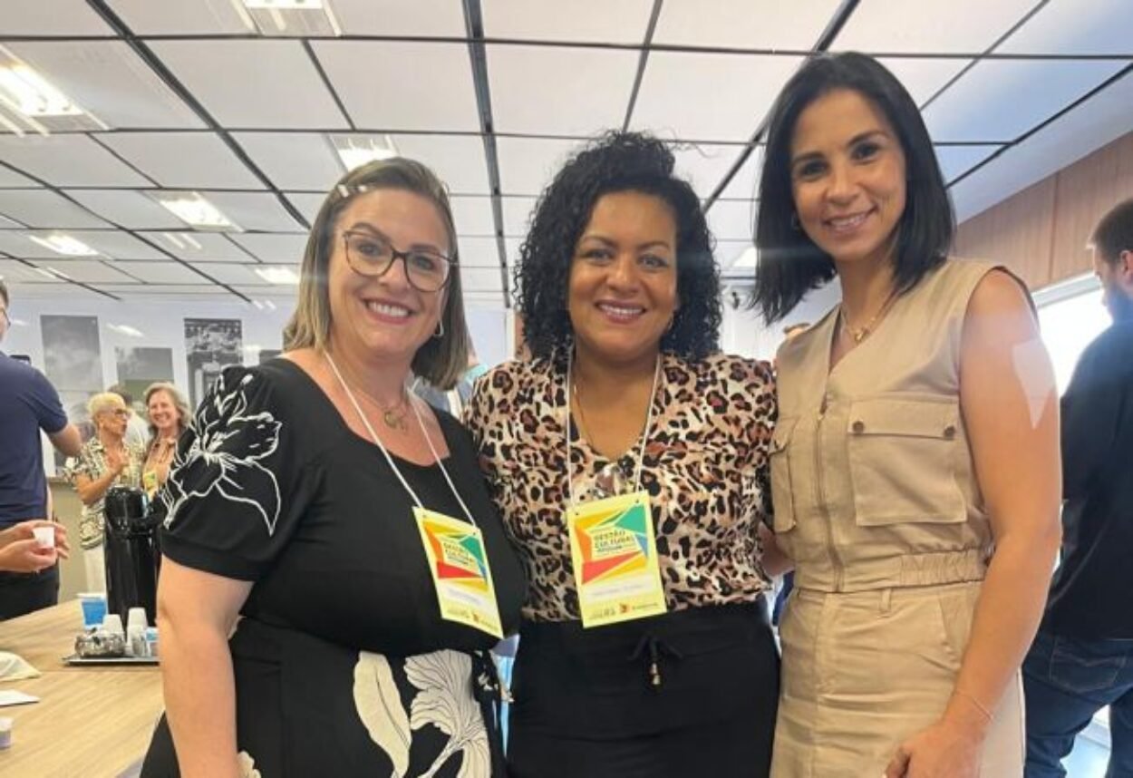 Coordenadora do Departamento de Cultura participa do Seminário Gestão Cultural: Integração Estado e Municípios - Ano 2025 Coordenadora do Departamento de Cultura participa do Seminário Gestão Cultural: Integração Estado e Municípios - Ano 2025