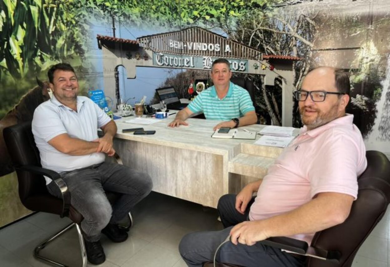 Prefeito Bráulio Scherer recebe assessor do Deputado Classmann em importante visita a Coronel Barros