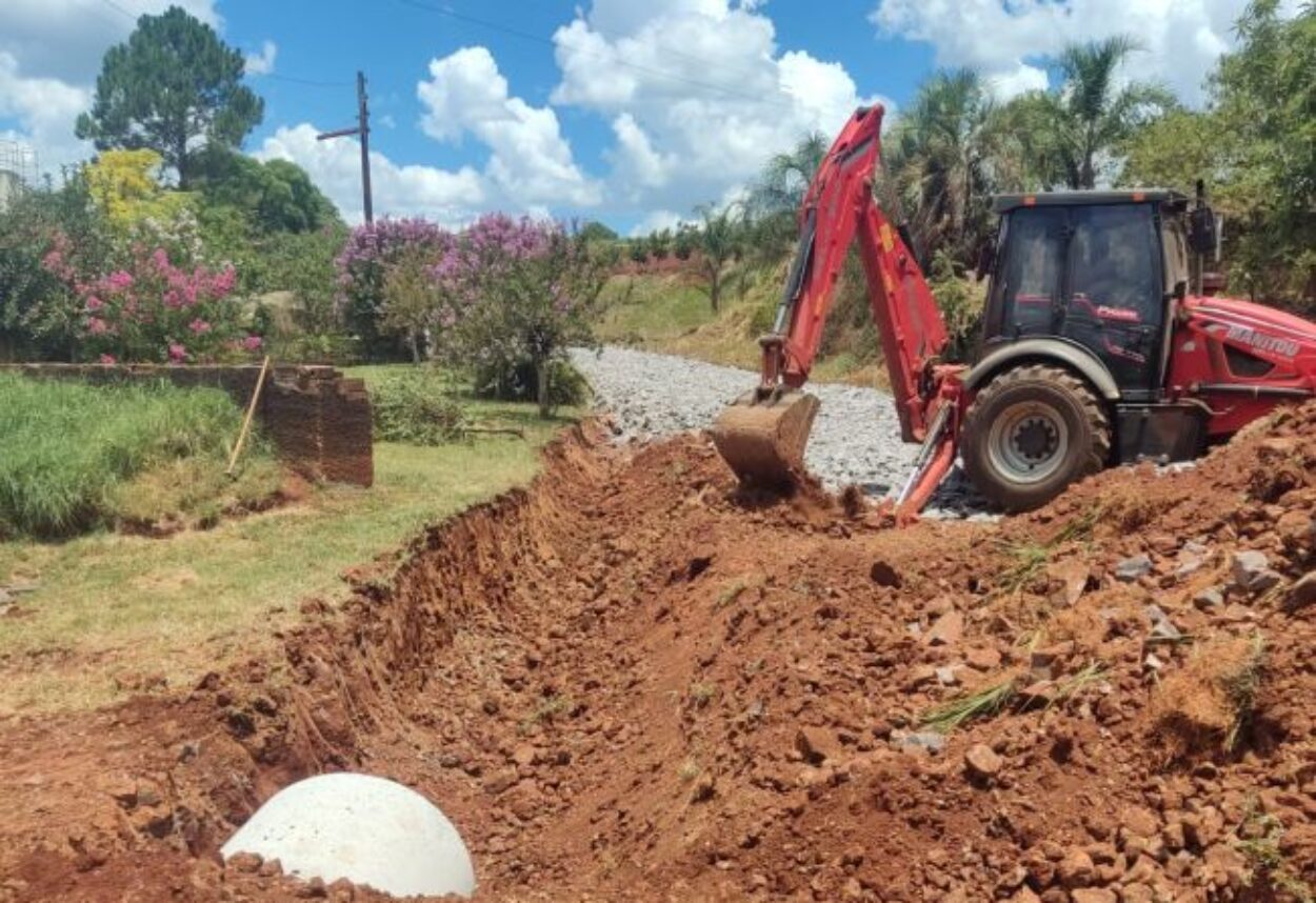 ESTRADA INTERROMPIDA EM DIREÇAO A LINHA 14 BOA ESPERANÇA. ESTRADA INTERROMPIDA EM DIREÇAO A LINHA 14 BOA ESPERANÇA.
