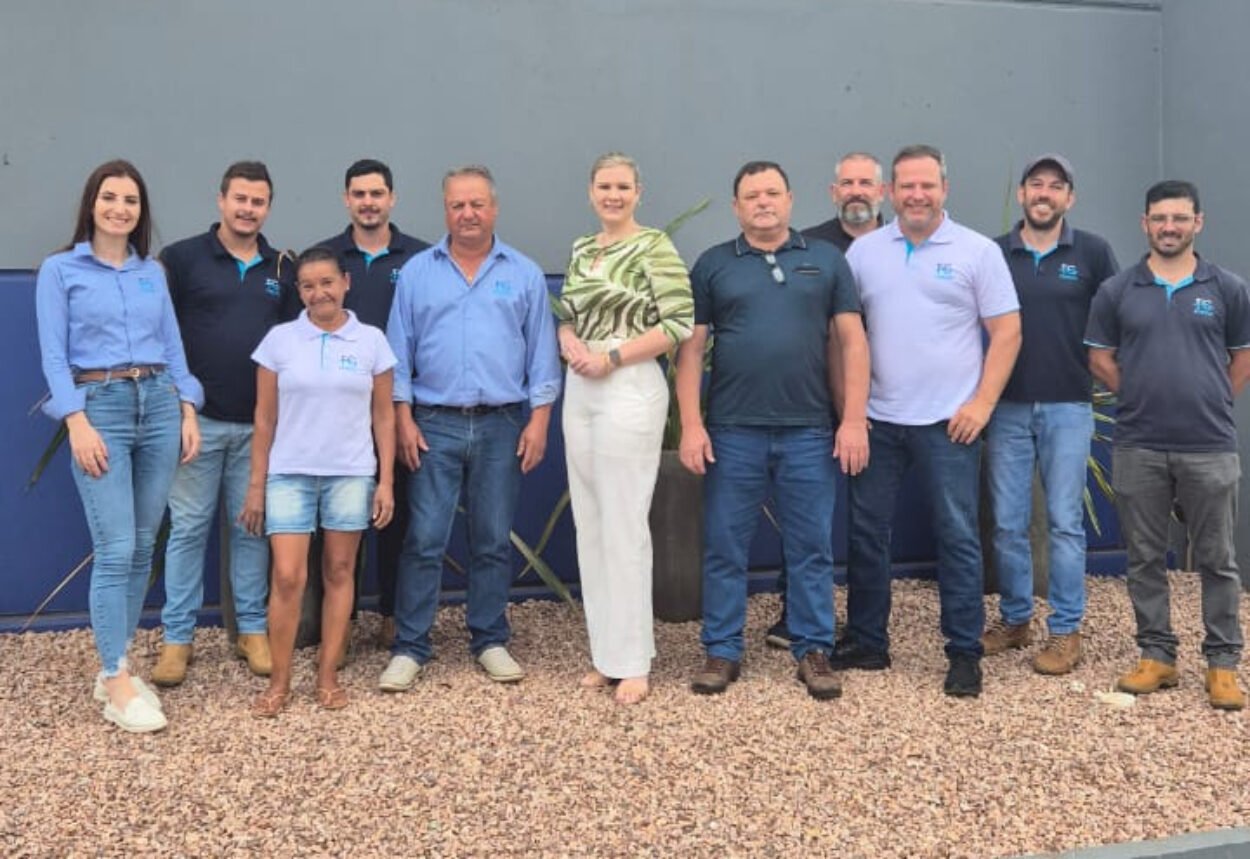 Prefeita Flaviana e Vice-prefeito Marcos visitam empresa Fergel