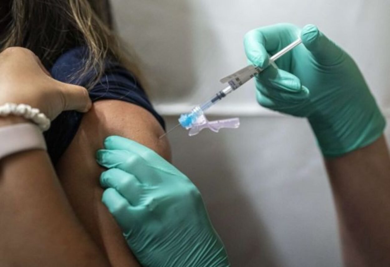 VACINAÇÃO DE ROTINA VACINAÇÃO DE ROTINA