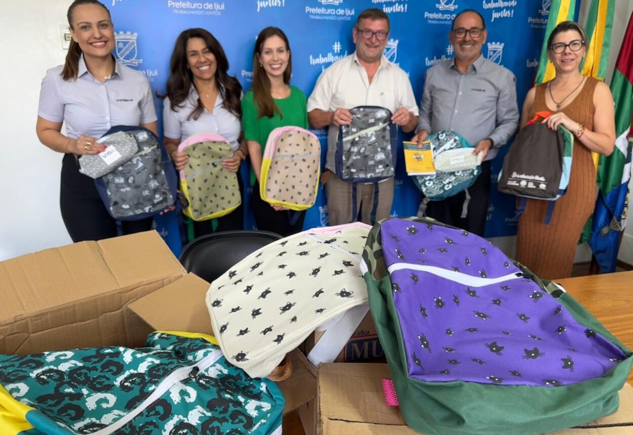 Campanha Solidariedade Nota 10 recebe doação de mais 57 kits escolares