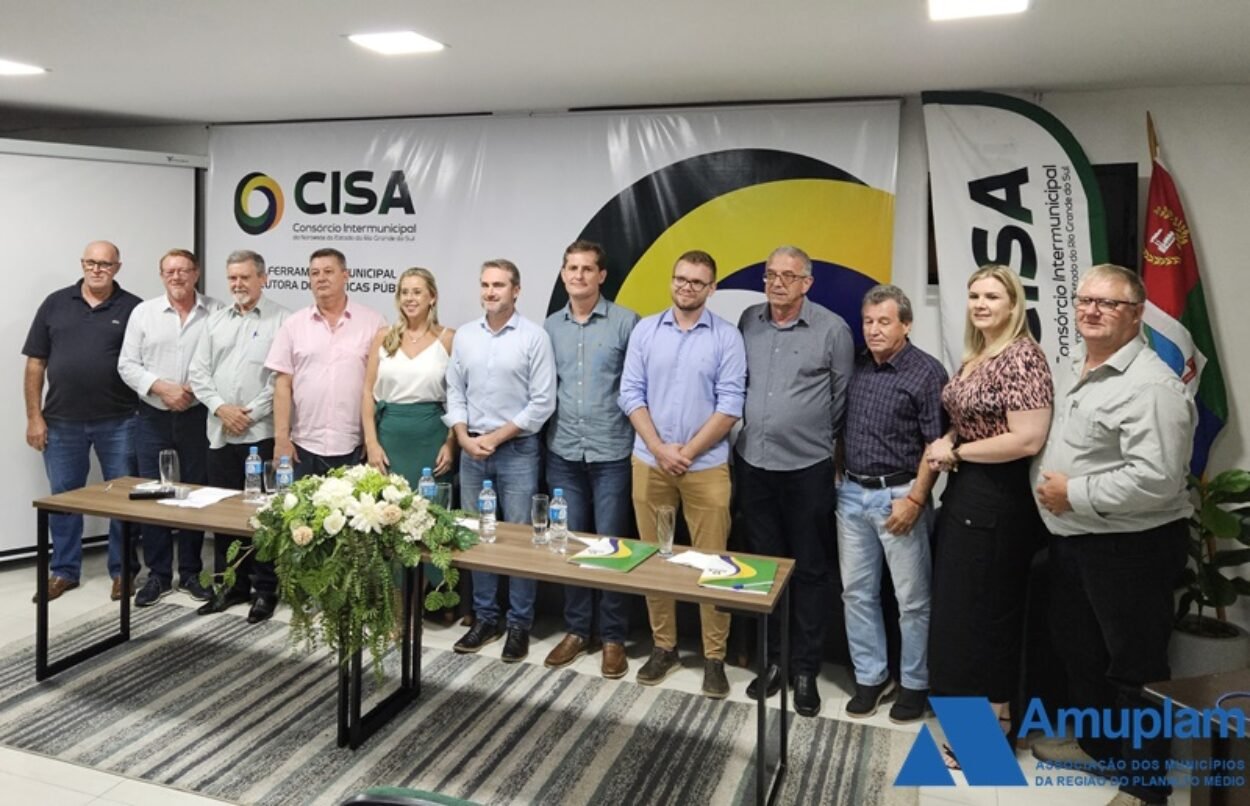 Eleição CISA (8) Indicado pela Amuplam, presidente do Consórcio pelos próximos dois anos será o prefeito ijuiense, Andrei Cossetin (Fotos: AI Amuplam)