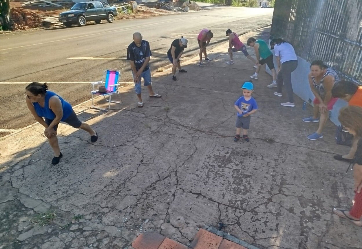 Grupo de caminhada Modelo em Ação estimula hábitos saudáveis