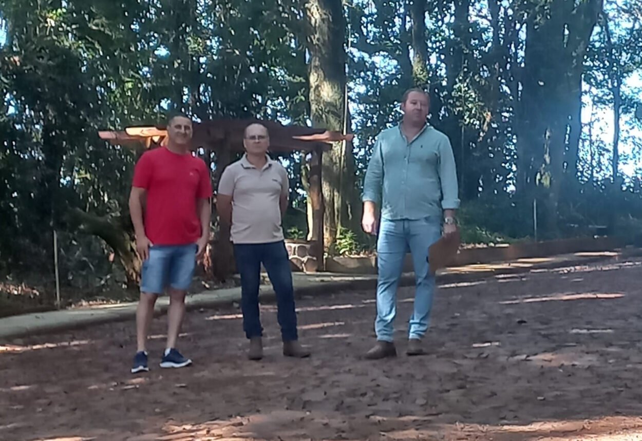 DESENVOLVIMENTO E VALORIZAÇÃO DA GRUTA DA MATA DOS COSTA BEBER DESENVOLVIMENTO E VALORIZAÇÃO DA GRUTA DA MATA DOS COSTA BEBER