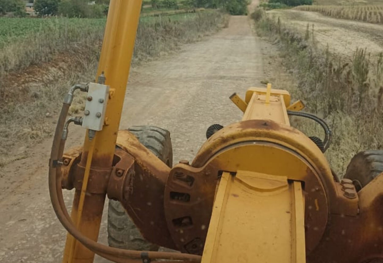 Secretaria de Obras realiza melhorias em diversas localidades nesta semana Secretaria de Obras realiza melhorias em diversas localidades nesta semana
