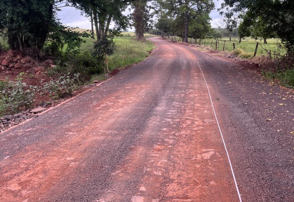 BOZANO CONCLUI CALÇAMENTO E ANUNCIA NOVAS OBRAS. BOZANO CONCLUI CALÇAMENTO E ANUNCIA NOVAS OBRAS.