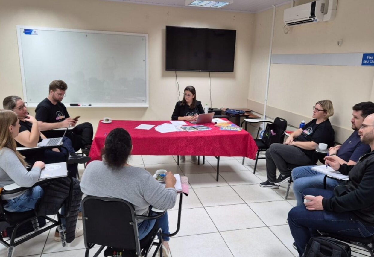 Professores de Inglês da rede municipal retomam projeto Storyline