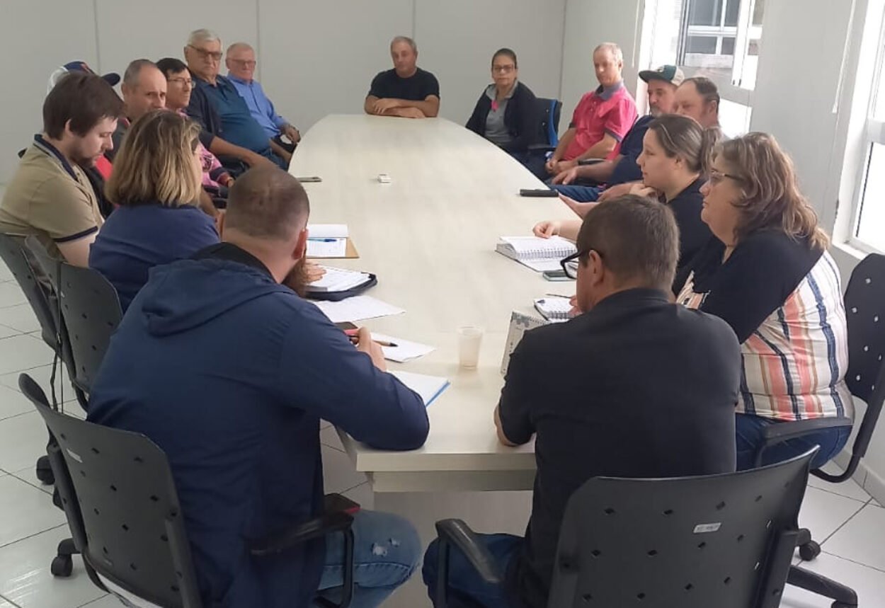 REUNIÃO DEFINE DATA DO CONCURSO DO VINHO NO MUNICÍPIO. REUNIÃO DEFINE DATA DO CONCURSO DO VINHO NO MUNICÍPIO.