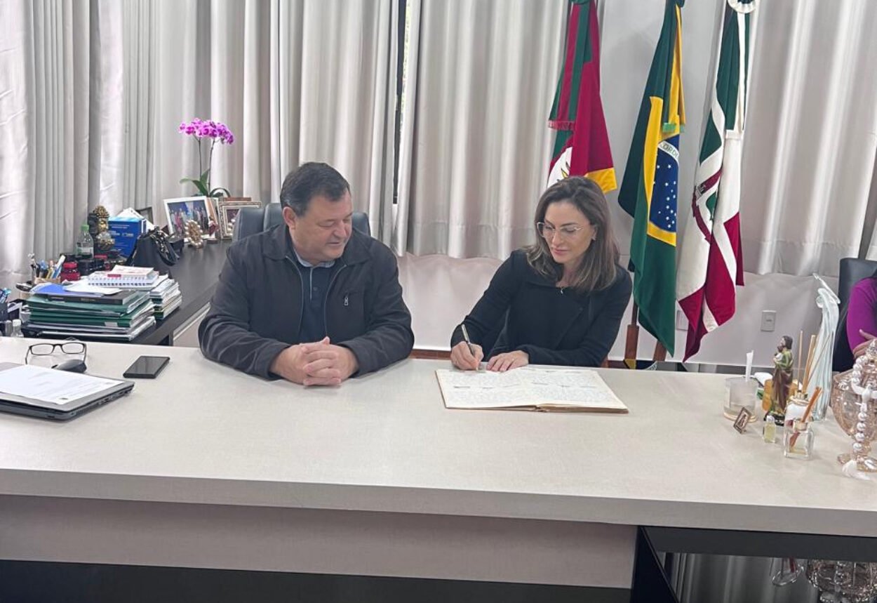 Presidente da Câmara de Vereadores assume prefeitura por 3 dias Presidente da Câmara de Vereadores assume prefeitura por 3 dias