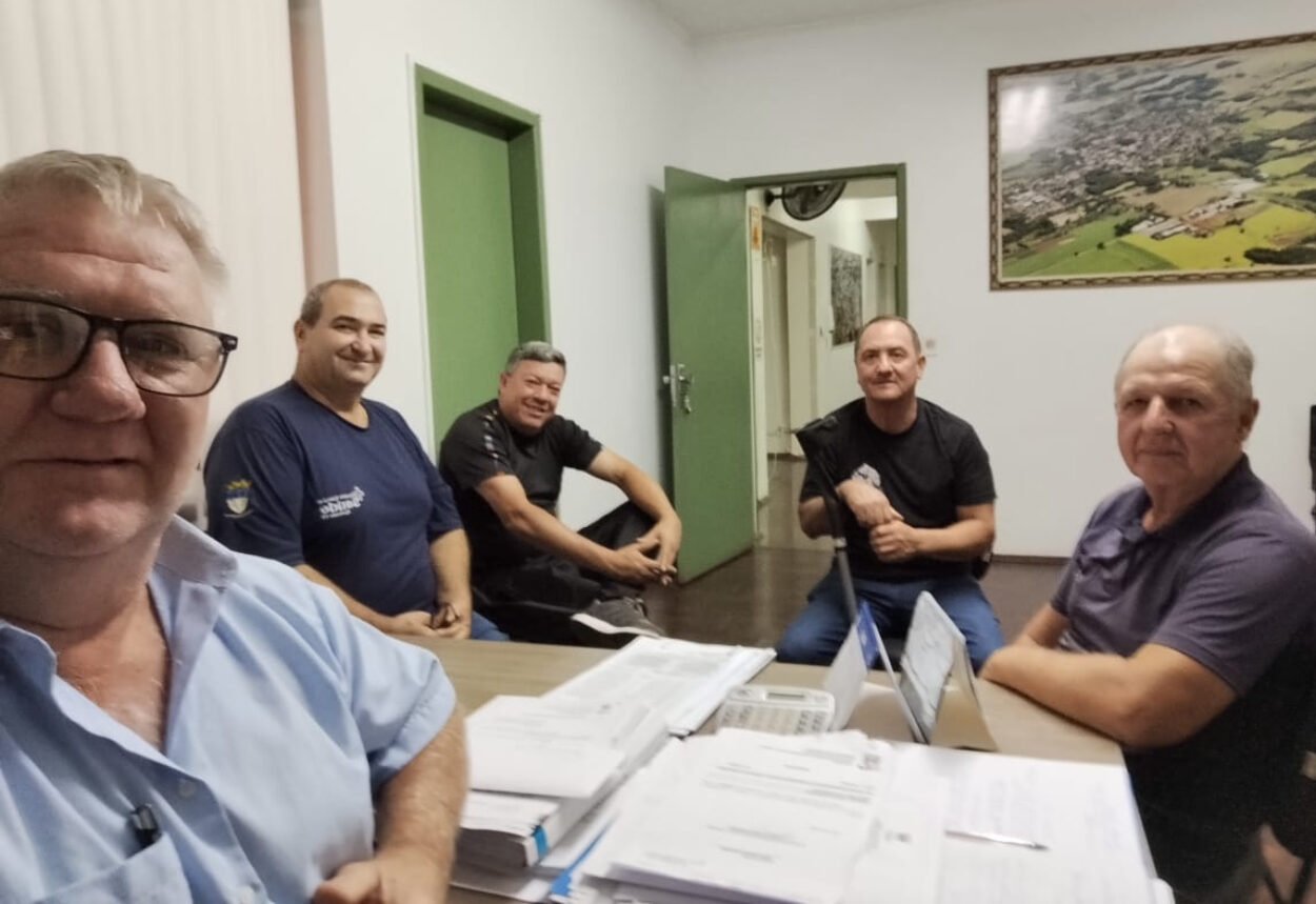 Vereadores servidores se reúnem com prefeito para discutir ampliação da contrapartida no Plano de Saúde