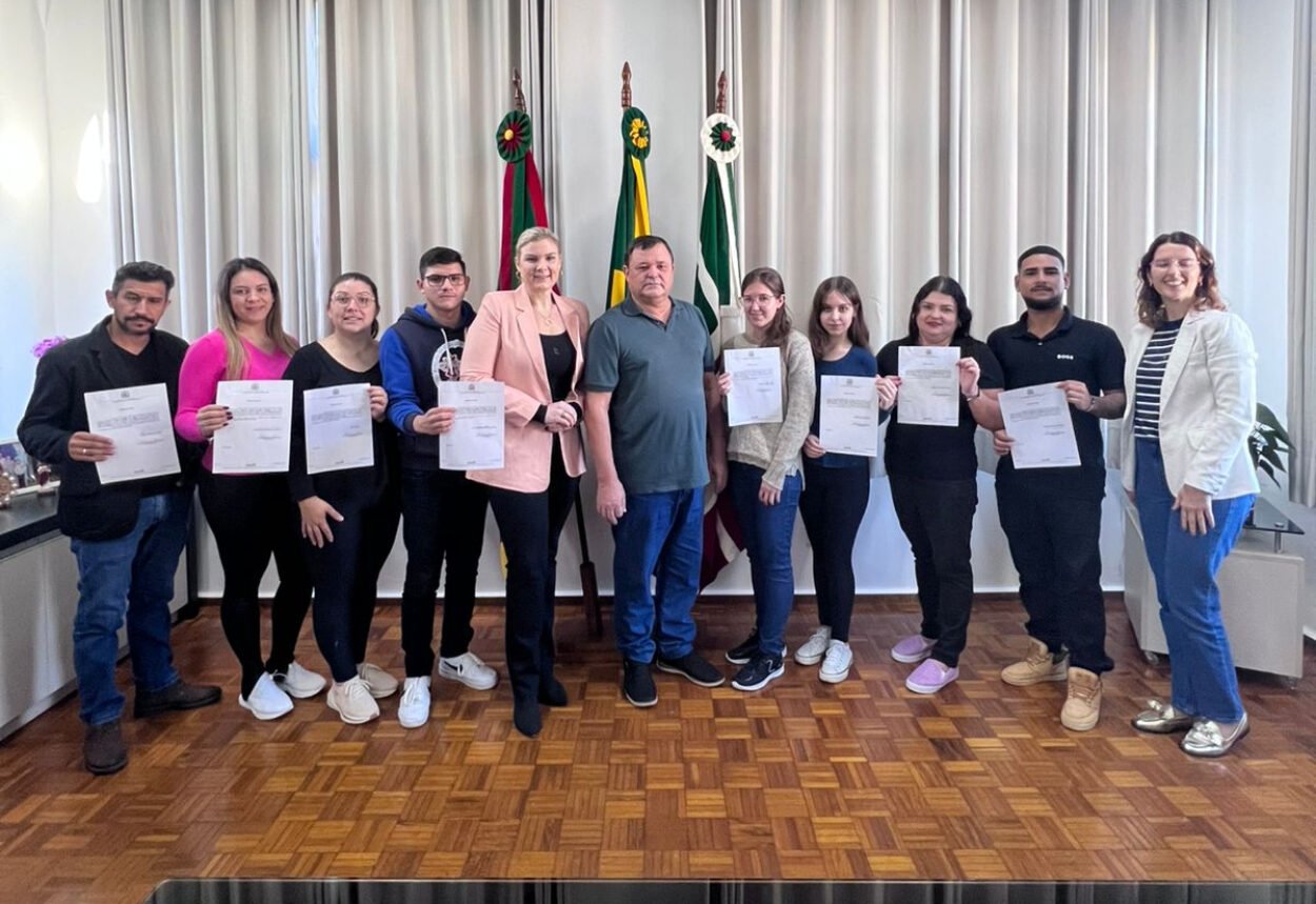 Prefeitura de Pejuçara dá posse a mais 15 servidores aprovados em concurso público