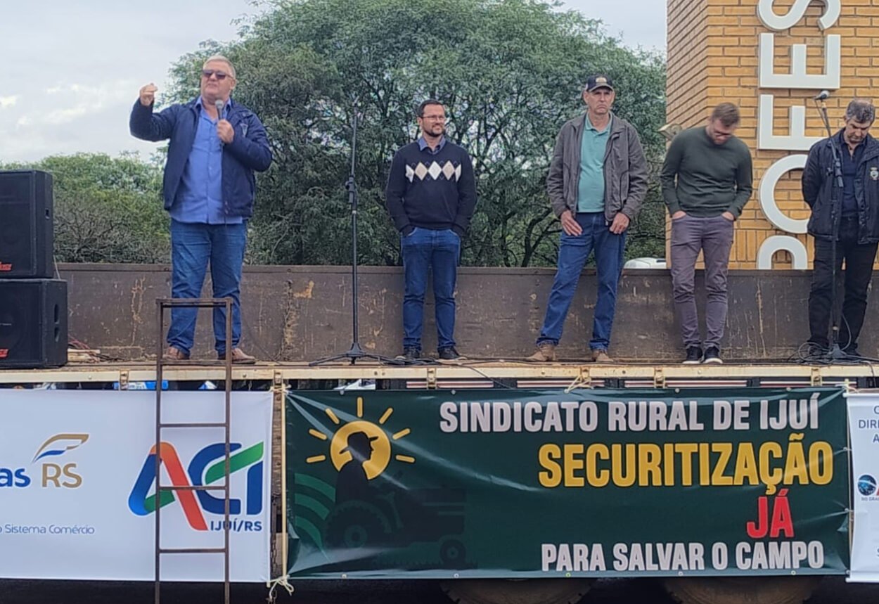 Prefeito Paulo Dolovitsch e vice-prefeita Vera Adoryan participam de mobilização em defesa da securitização