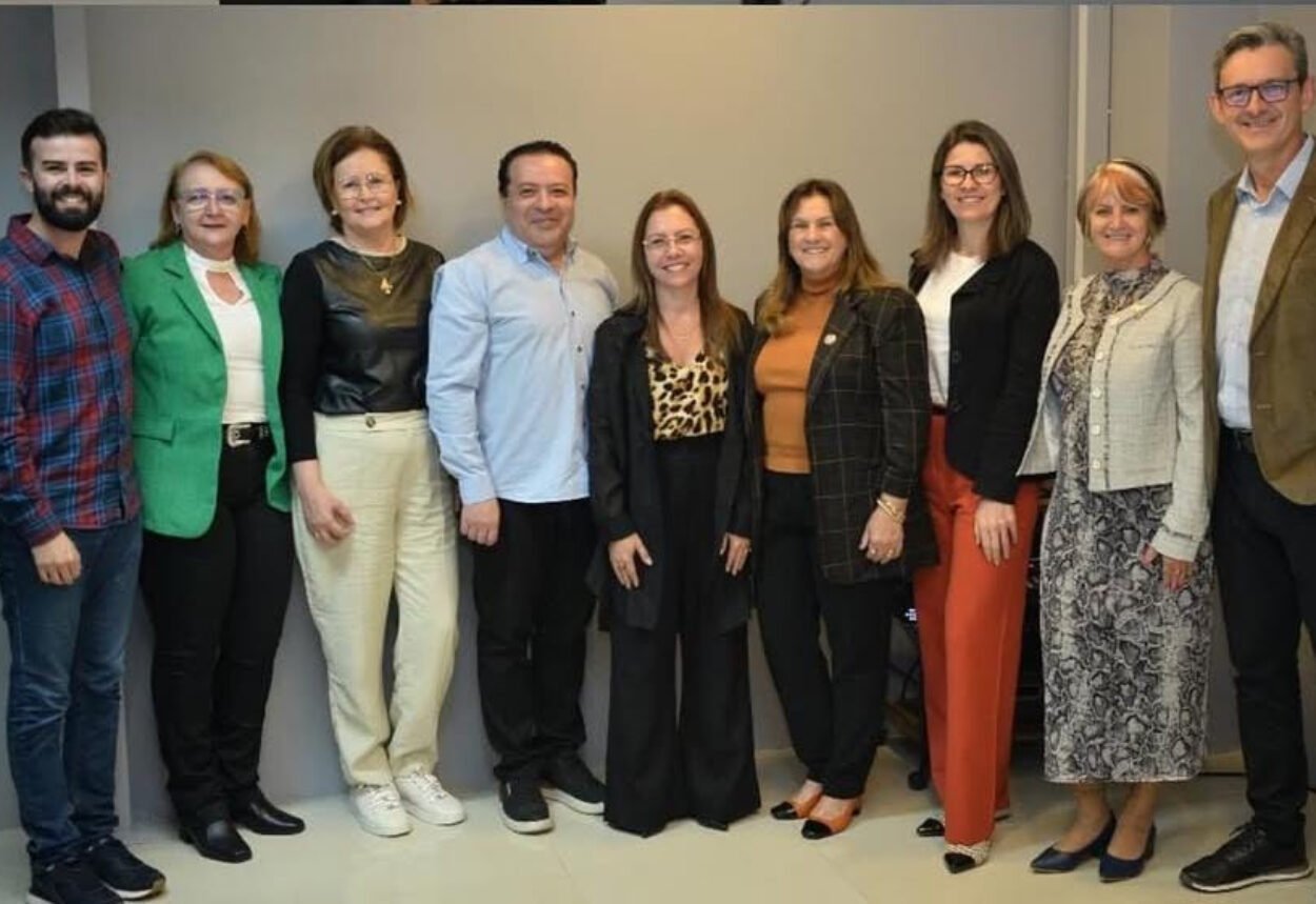 Secretário Municipal de Educação participa de reunião do Conseme da Undime-RS