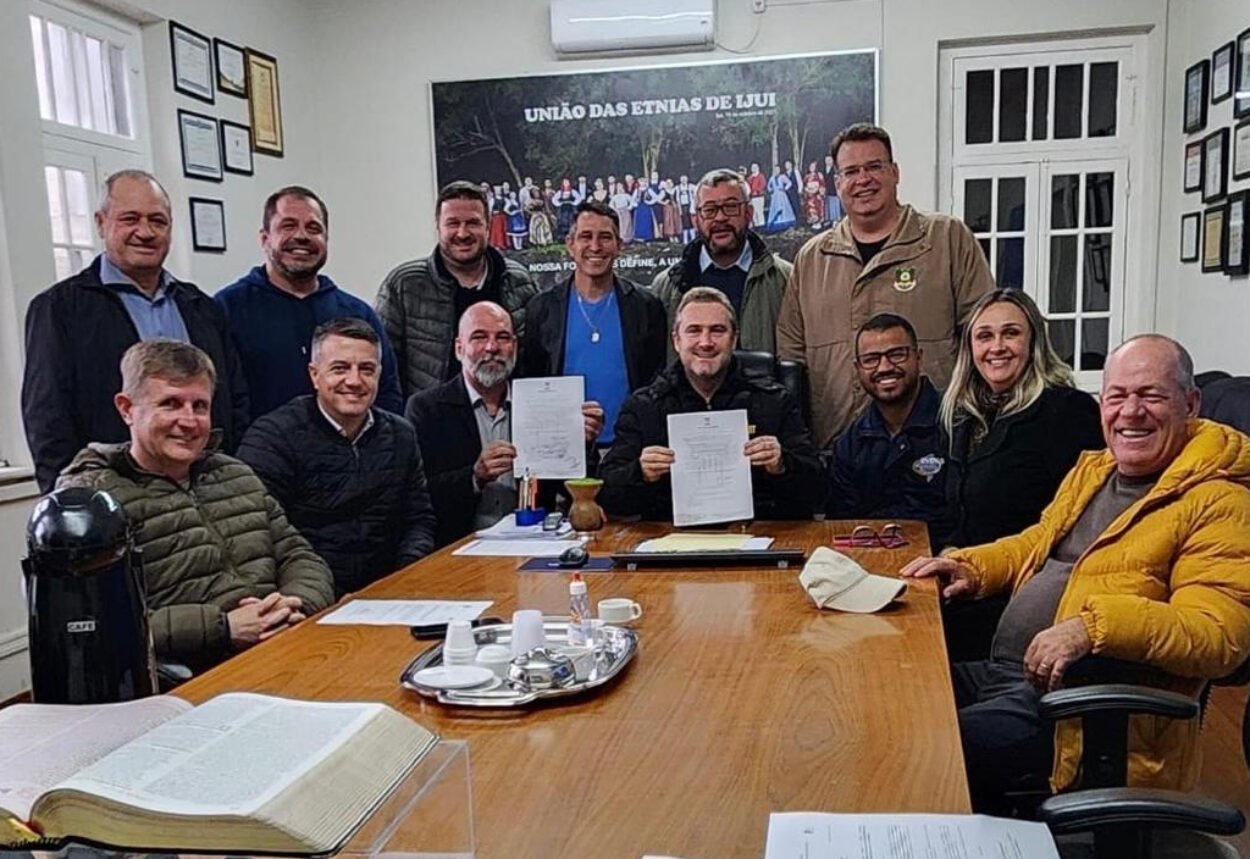 Poderes Executivo e Legislativo: Ação conjunta em prol da educação