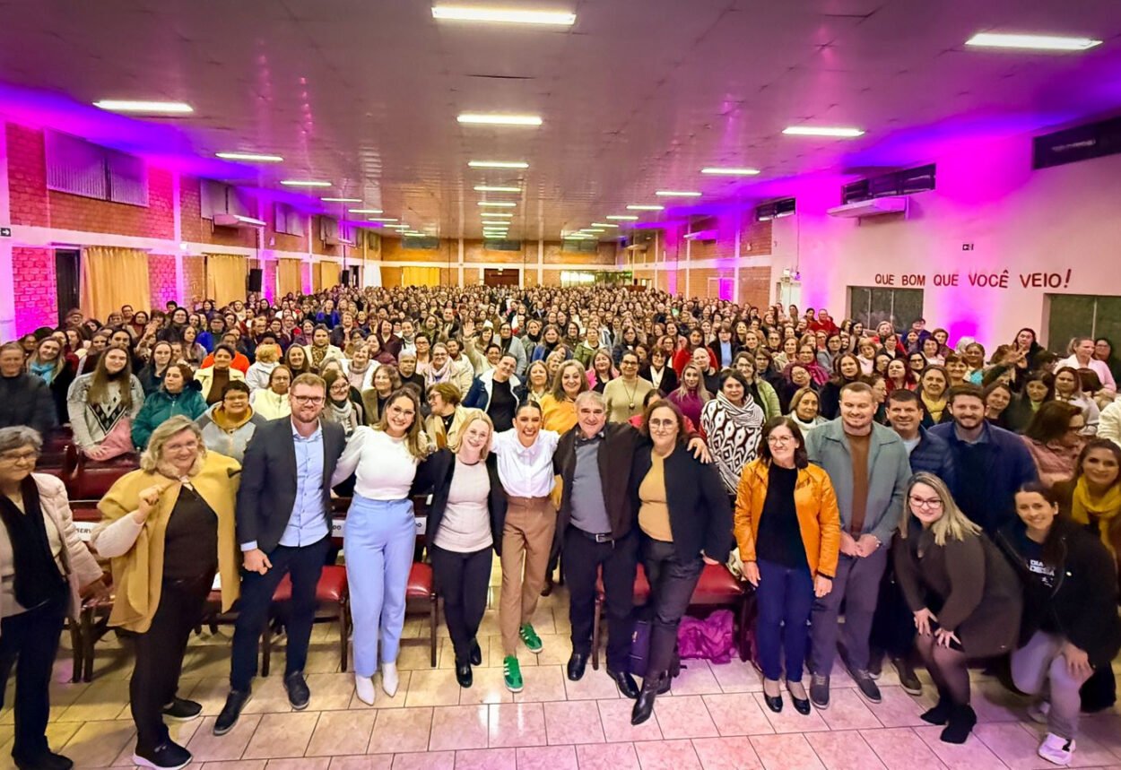 Homenagem às Mães: Uma Noite de Reflexão, União e Gratidão