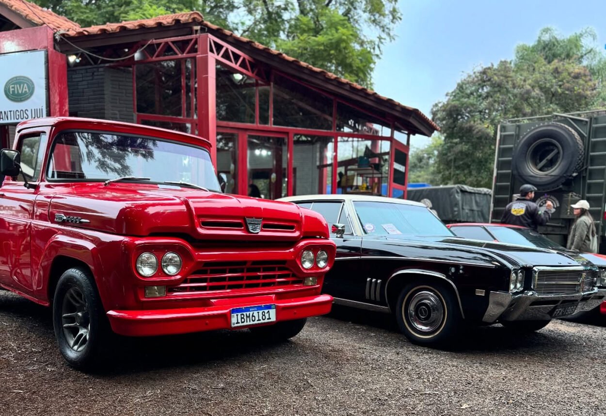 Mais de 20 mil pessoas prestigiaram o 10º Encontro Internacional de Carros Antigos, neste final de semana, em Ijuí
