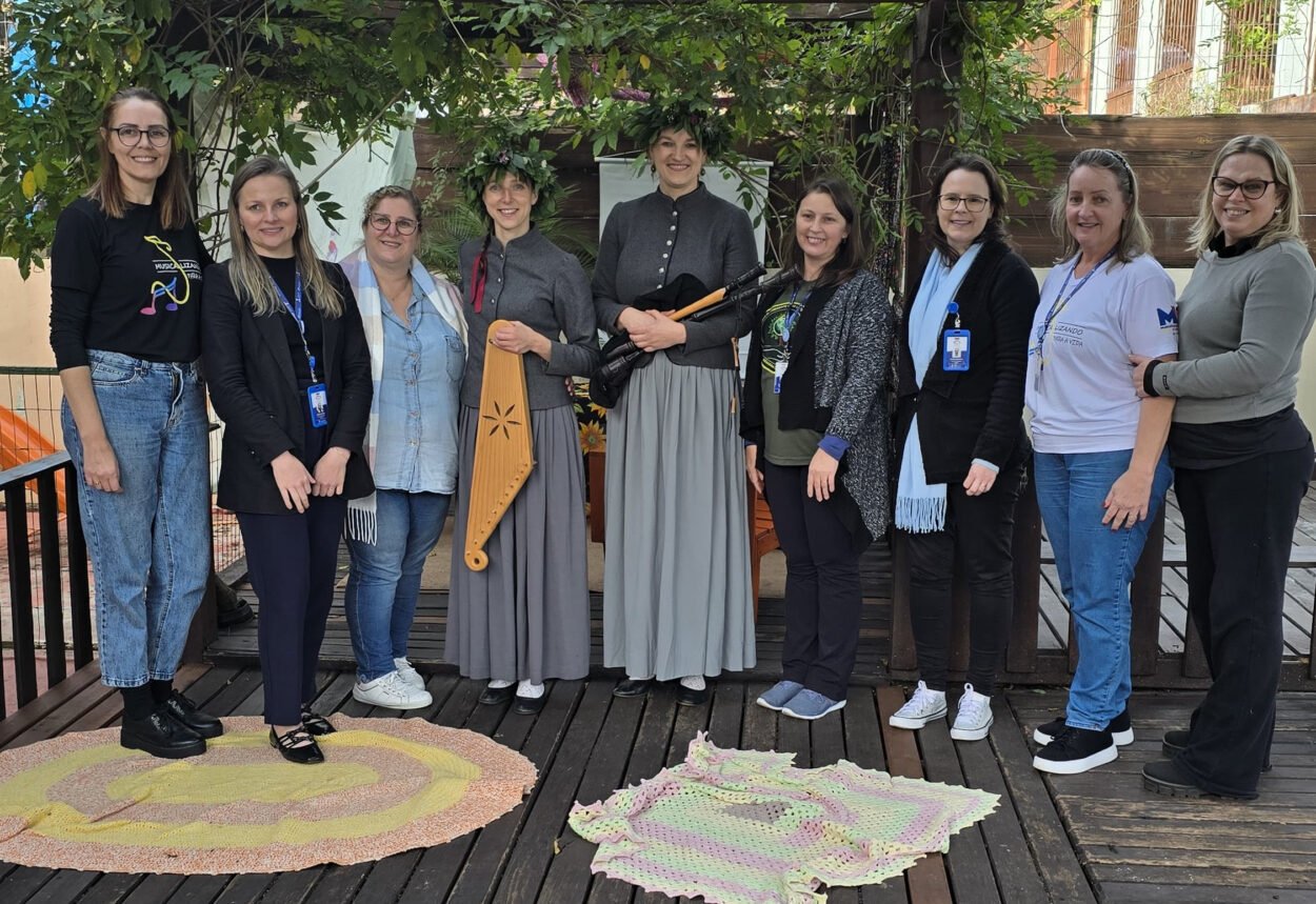 Estudantes vivenciam cultura e música da Letônia na EMI Independência