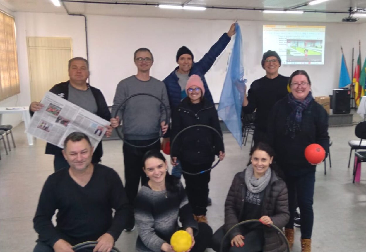 Professores de Educação Física da Rede Municipal participam de formação sobre dança Professores de Educação Física da Rede Municipal participam de formação sobre dança