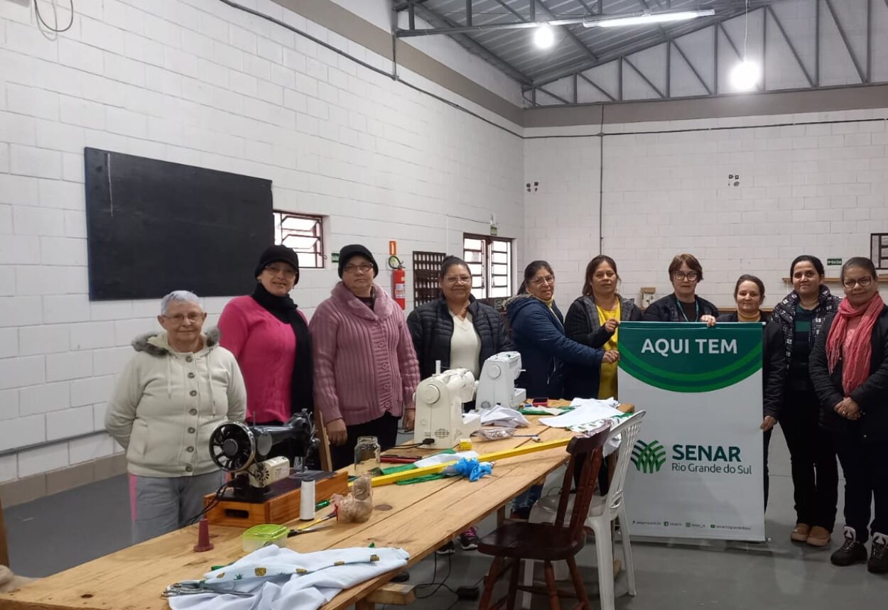 GABINETE DA VICE PRIMEIRA-DAMA PROMOVE CURSO DE CORTE COSTURA EM PARCERIA COM O SENAR.